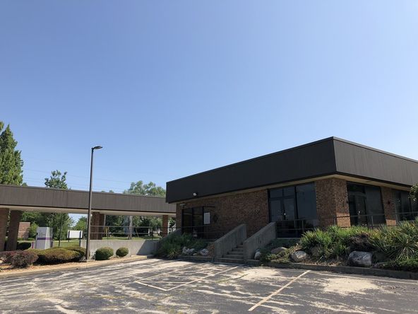 First Midwest Bank Property - Danville, IL: 1000 East Voorhees, Danville, IL 61832